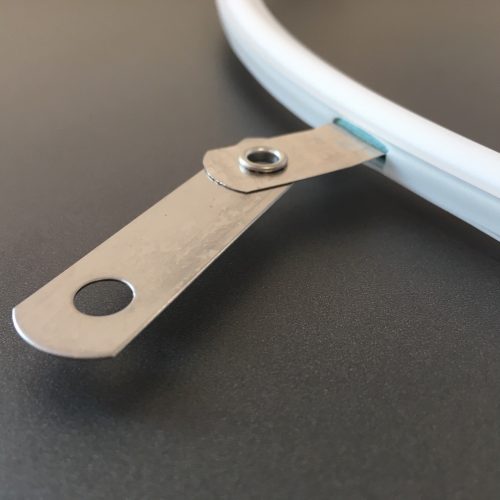 ALETTA DI POSIZIONAMENTO E MESSA A TERRA